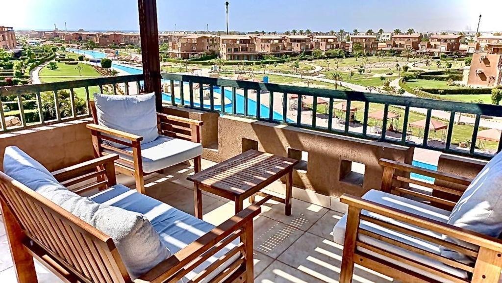 Chalet Marina Wadi Degla Families Only Pool View 2Nd Floor 6 Adults 艾因苏赫纳 外观 照片