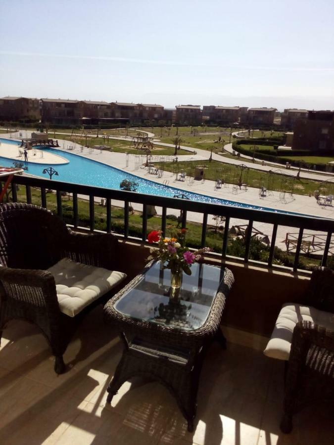 Chalet Marina Wadi Degla Families Only Pool View 2Nd Floor 6 Adults 艾因苏赫纳 外观 照片
